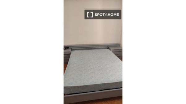 Habitación en piso compartido de 4 habitaciones, Alcalá