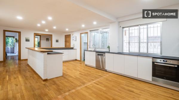 Piso en alquiler en Alicante, 6 habitaciones.