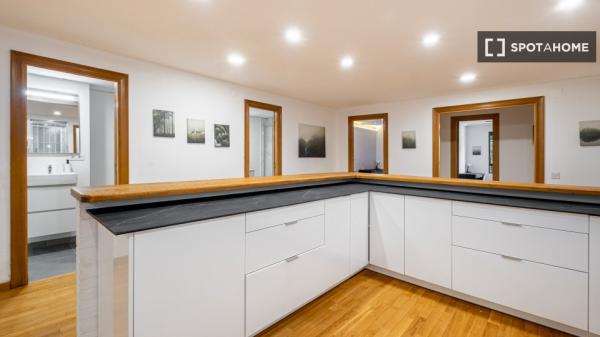 Habitación en piso compartido de 6 habitaciones en Alicante.