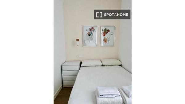 Habitación en piso compartido en Palacio, Madrid
