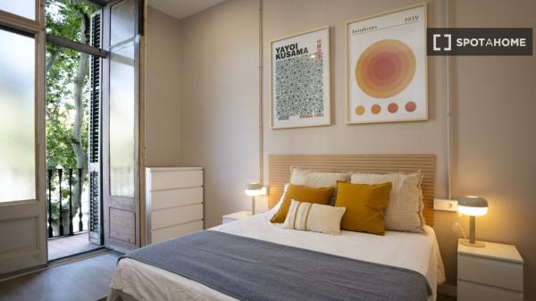 Habitación en piso compartido en barcelona.