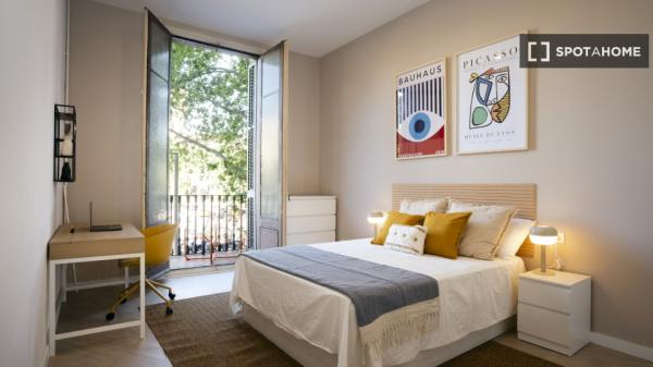 Habitación en piso compartido en barcelona.