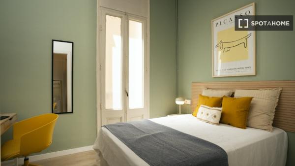 Habitación en piso compartido en barcelona.