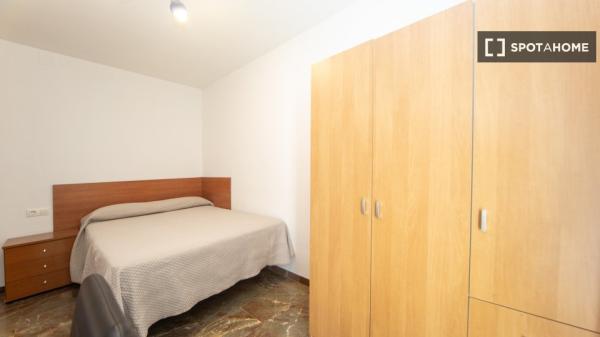 Zimmer in Wohngemeinschaft in Granada