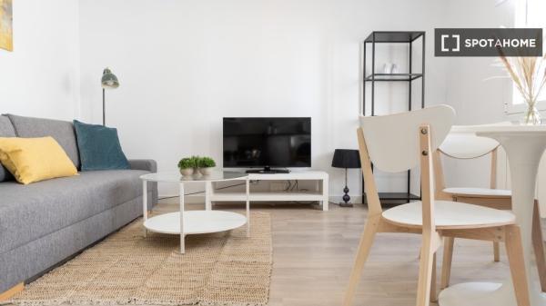 Piso de 2 dormitorios en alquiler en Almenara, Madrid.