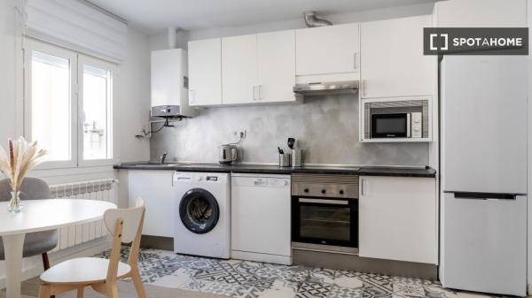Piso de 2 dormitorios en alquiler en Almenara, Madrid.