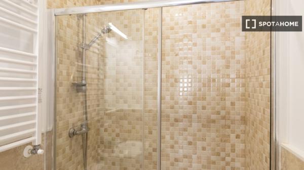 Piso de 2 dormitorios en alquiler en Almenara, Madrid.