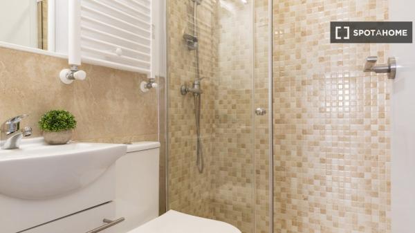 Piso de 2 dormitorios en alquiler en Almenara, Madrid.