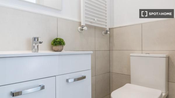 Piso de 2 dormitorios en alquiler en Almenara, Madrid.