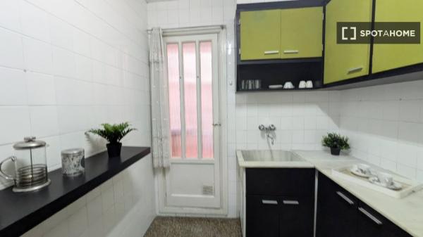 Habitación en piso compartido en valencia.