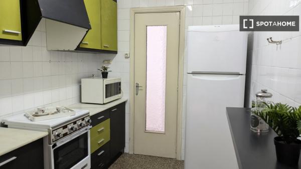 Habitación en piso compartido en valencia.