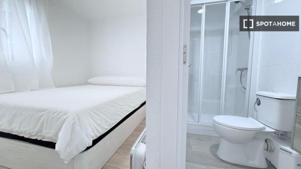 Zimmer in Wohngemeinschaft, Santa Eugenia, Madrid