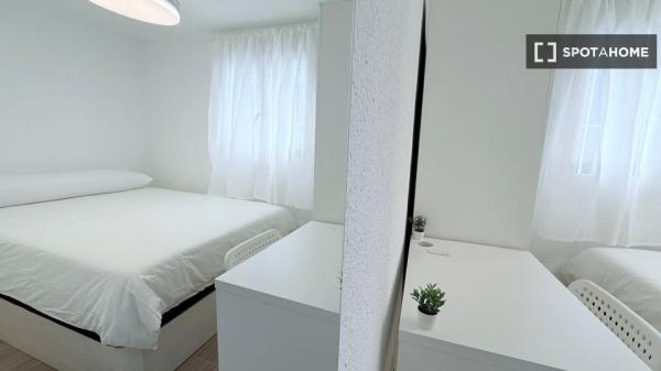 Zimmer in Wohngemeinschaft, Santa Eugenia, Madrid