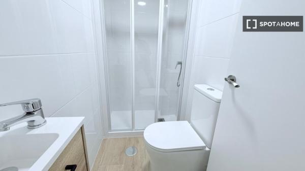 Zimmer in Wohngemeinschaft, Santa Eugenia, Madrid