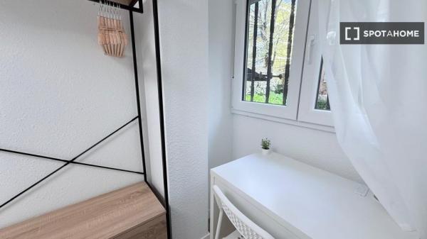 Zimmer in Wohngemeinschaft, Santa Eugenia, Madrid