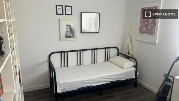 Apartamento de 2 dormitorios en alquiler en Salamanca