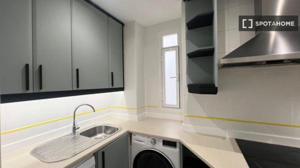 Zimmer in Wohngemeinschaft zu vermieten in Cuatro Caminos, Madrid