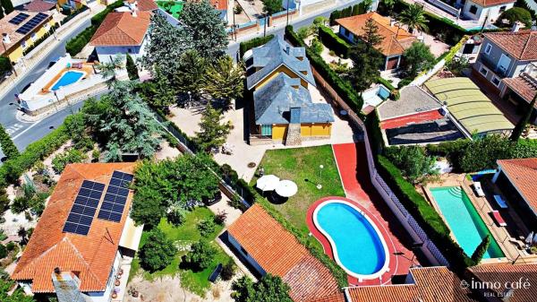 Casa independiente en calle Navarro