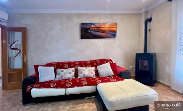 Chalet pareado en calle Gastón Castelló