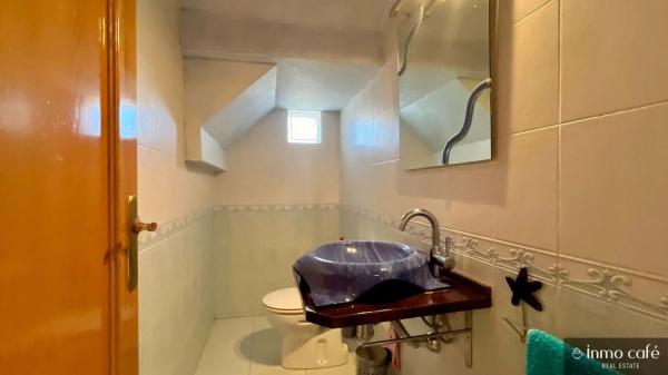 Chalet pareado en calle Gastón Castelló