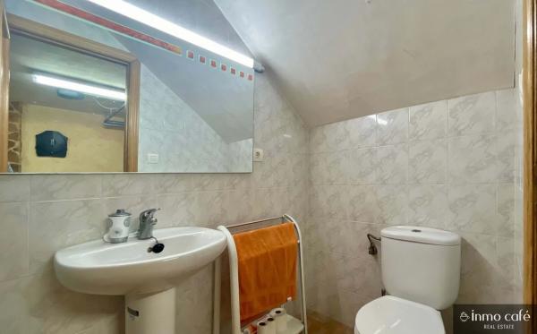 Chalet pareado en calle Gastón Castelló