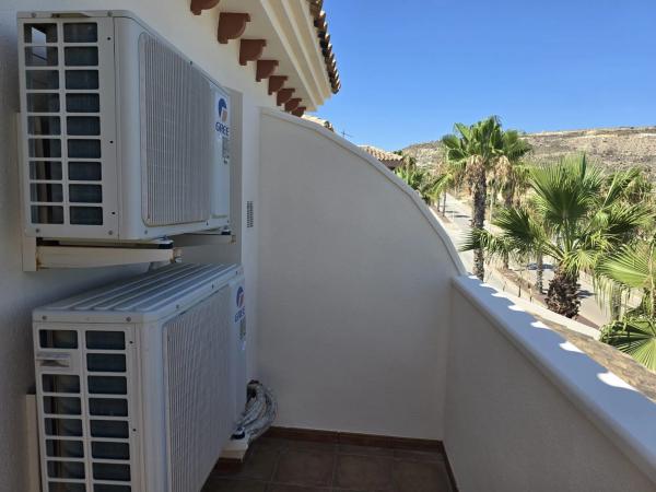 Chalet pareado en Av Antonio Pedrera Soler, 53