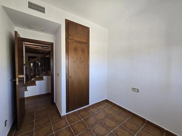 Chalet pareado en Av Antonio Pedrera Soler, 53