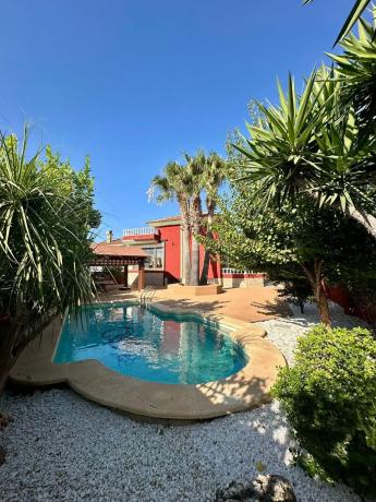 Casa independiente en calle Albania, 1