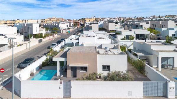 Casa independiente en calle Murillo