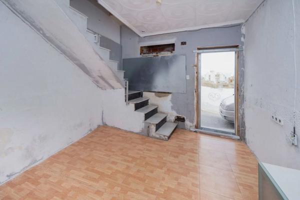 Chalet adosado en via Crucis, 86