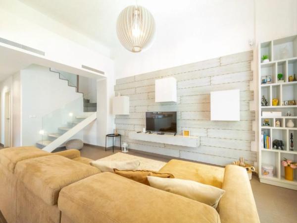 Casa independiente en calle Numero 8, 17