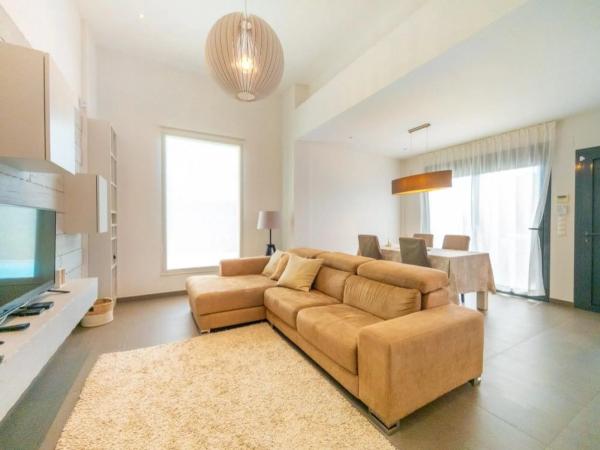 Casa independiente en calle Numero 8, 17