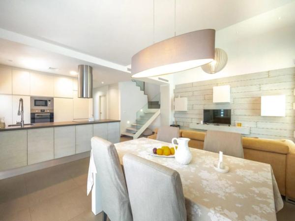 Casa independiente en calle Numero 8, 17