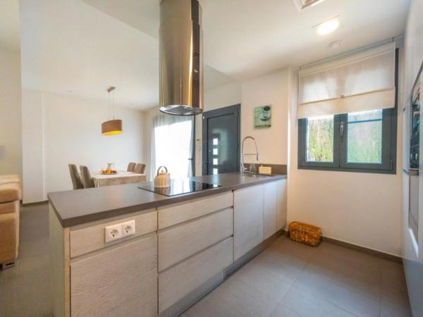 Casa independiente en calle Numero 8, 17