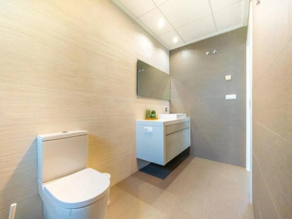 Casa independiente en calle Numero 8, 17