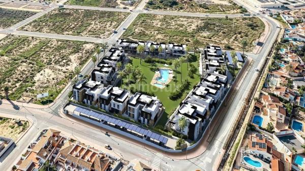 Casa independiente en calle Gerona