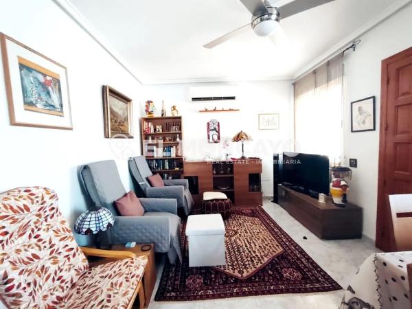 Casa independiente en calle Sierra Mariola