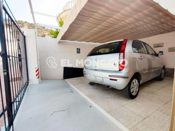 Casa independiente en calle Sierra Mariola