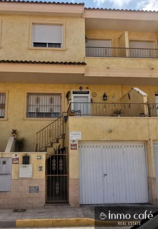 Chalet pareado en calle San Antonio