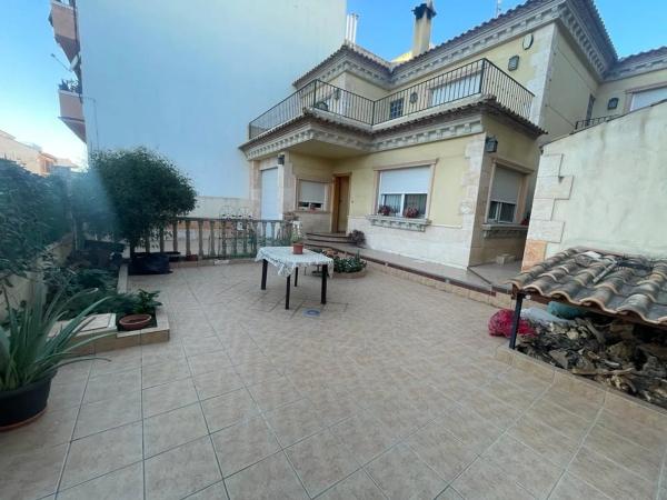 Chalet adosado en calle Jose Cartagena, 17