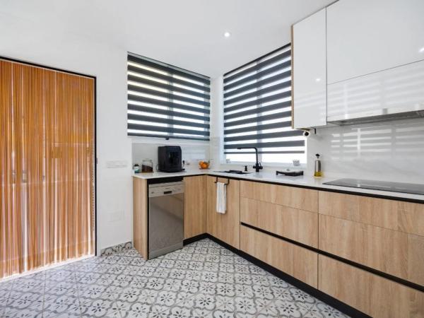 Chalet adosado en avenida l'Herba Bona, 69