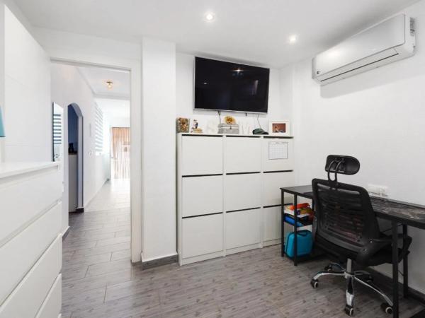 Chalet adosado en avenida l'Herba Bona, 69