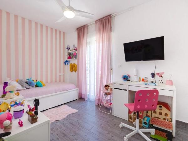 Chalet adosado en avenida l'Herba Bona, 69