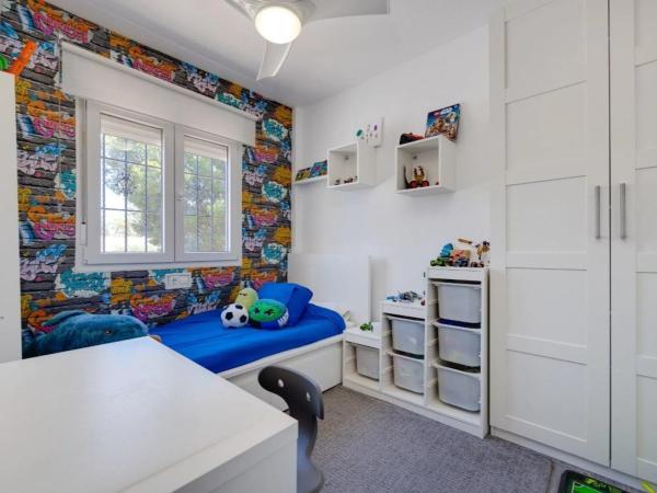 Chalet adosado en avenida l'Herba Bona, 69