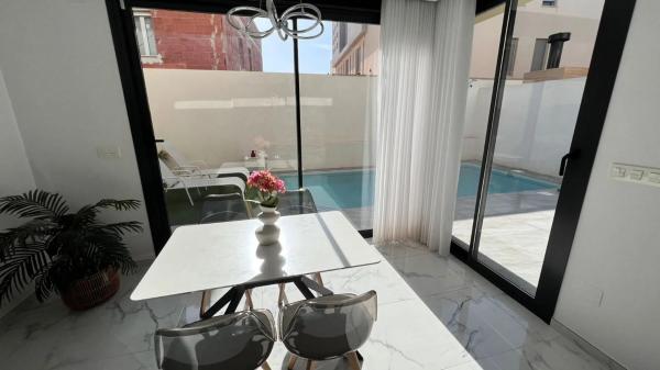 Chalet en Los Montesinos