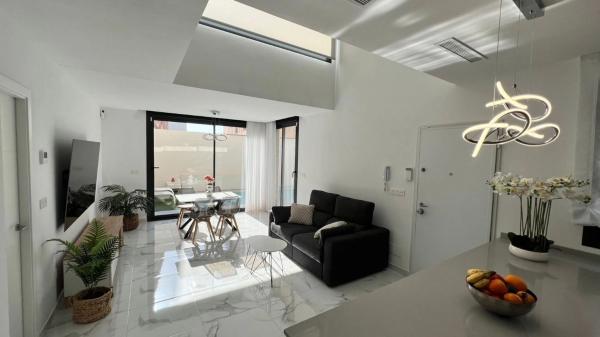 Chalet en Los Montesinos