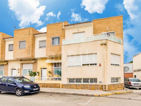 Casa independiente en calle Pueblos de Europa, 2