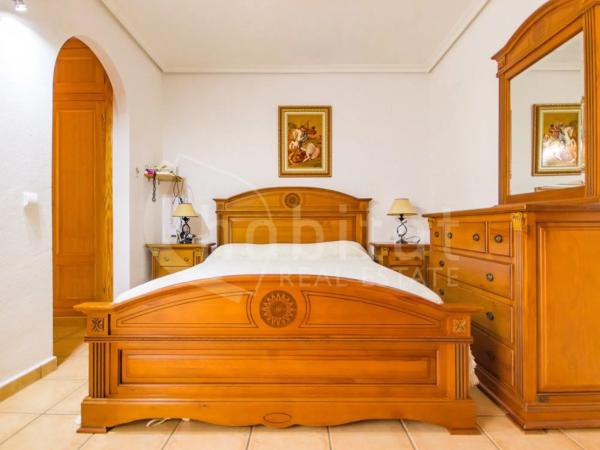 Casa independiente en calle Pueblos de Europa, 2