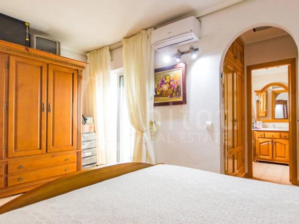 Casa independiente en calle Pueblos de Europa, 2