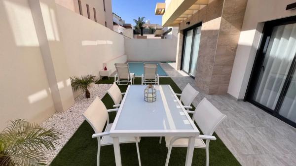 Chalet en Los Montesinos